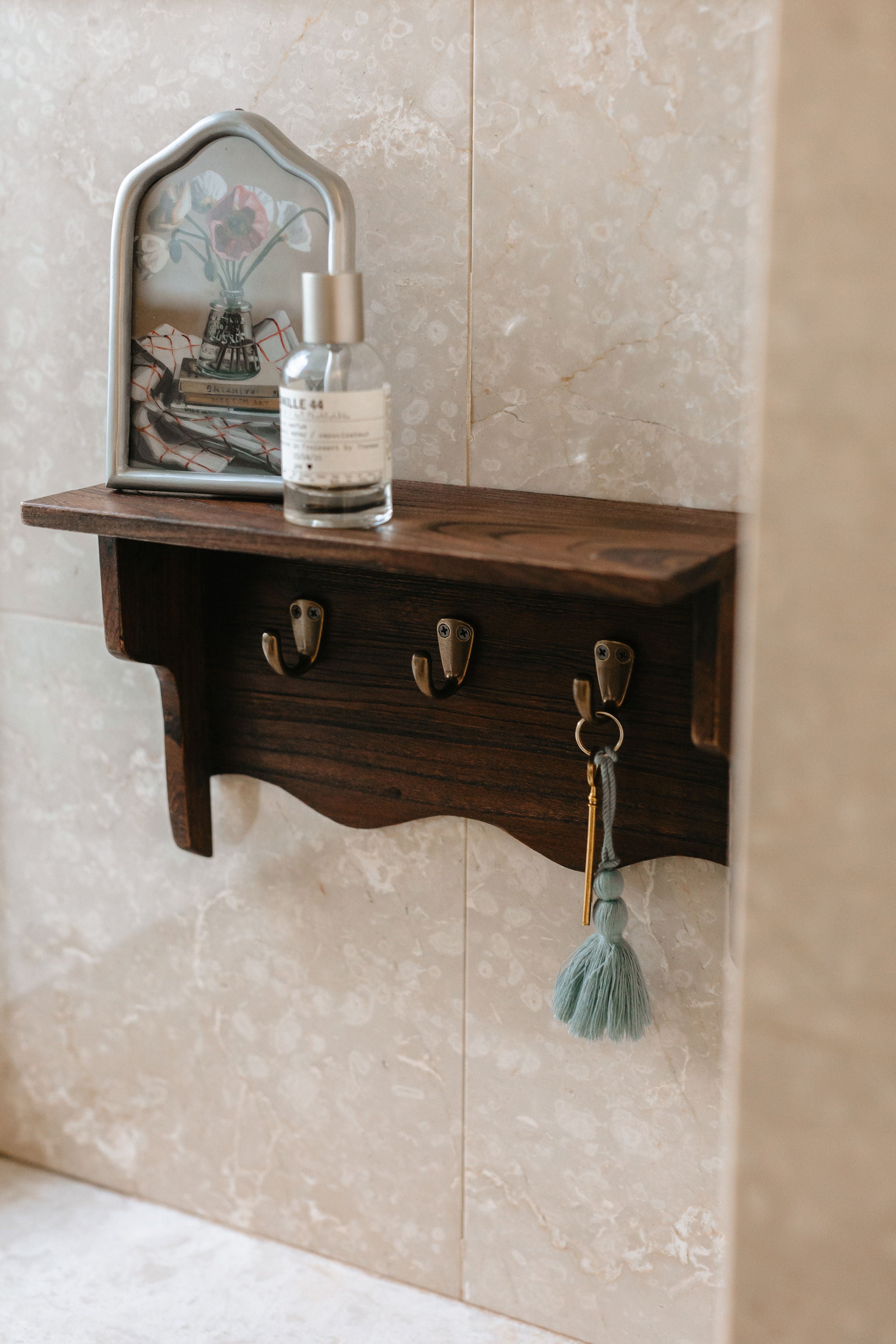 Clover Shelf